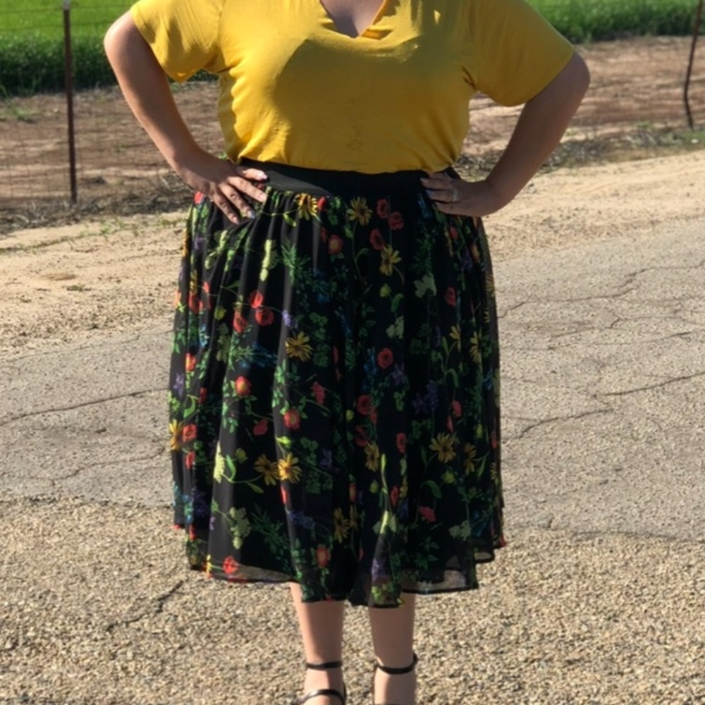 Flowing floral midi skirt
